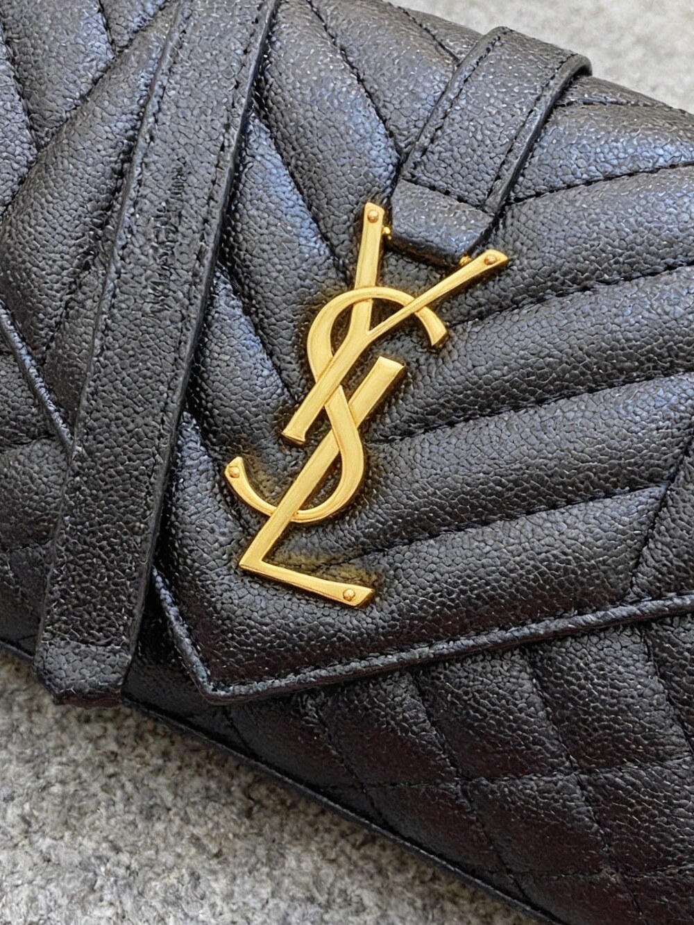 YSL Medium Quilted Leather Bag - Picture 3 of 6